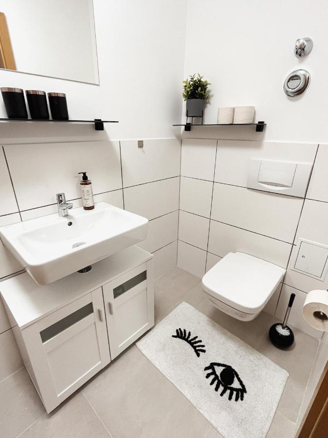 Bohnapartments Elisa - Wohlfuehlapartment Mit 2 Gratis Parkplaetzen Und 3 Schlafzimmern - Wlan - Vollausstattung Ерфурт Екстер'єр фото