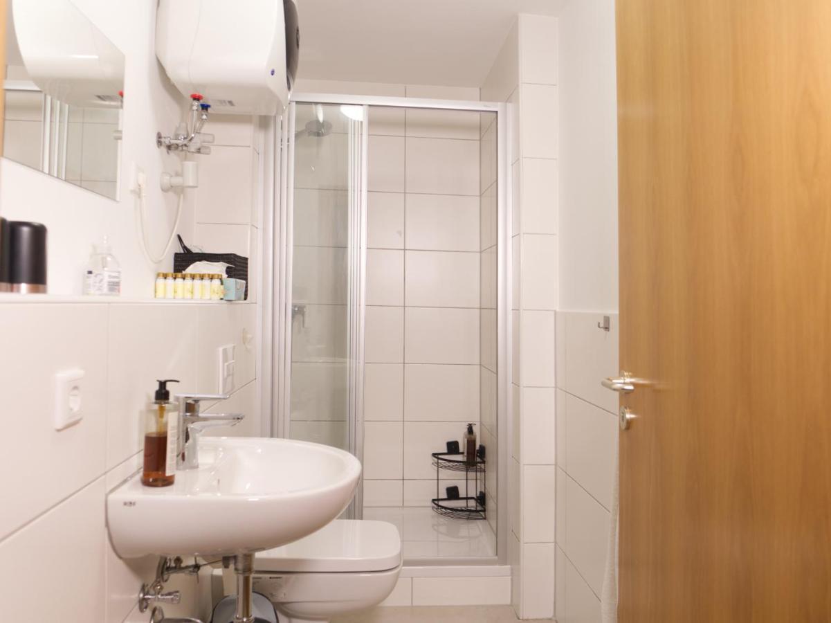 Bohnapartments Elisa - Wohlfuehlapartment Mit 2 Gratis Parkplaetzen Und 3 Schlafzimmern - Wlan - Vollausstattung Ерфурт Екстер'єр фото